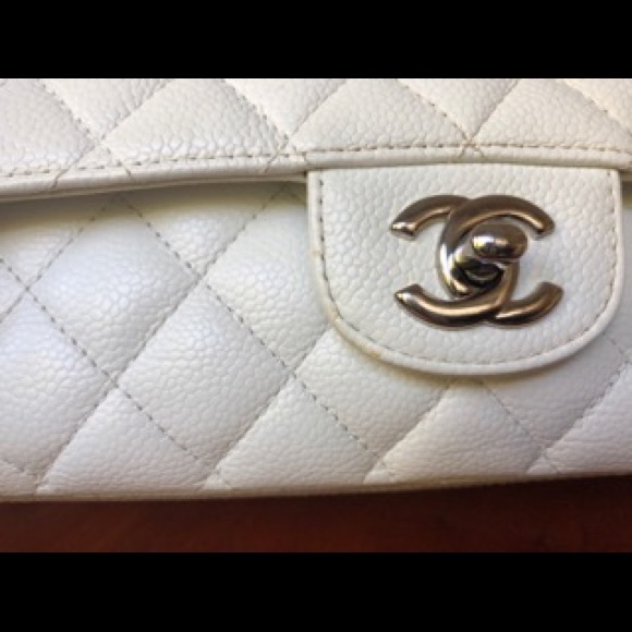 White Chanel Classic Shoulder Bag - Picture 5 of 8